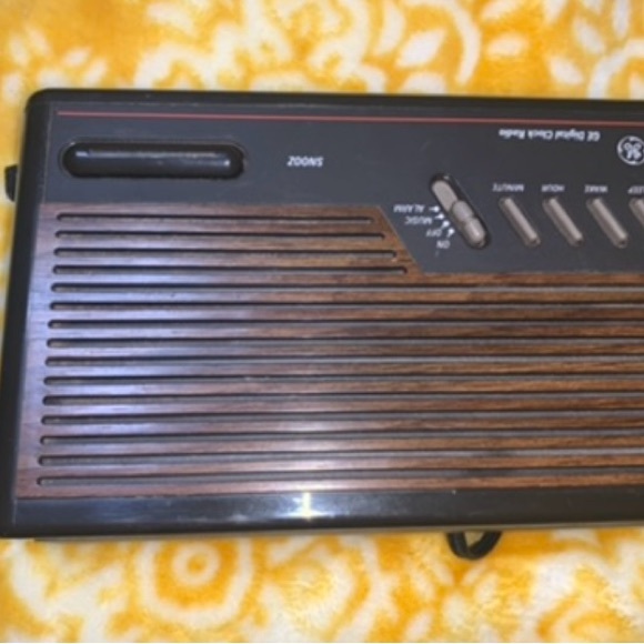 GE digital.alarm.clock.radio model.no.7-46128 Vintage 80s - Picture 9 of 12